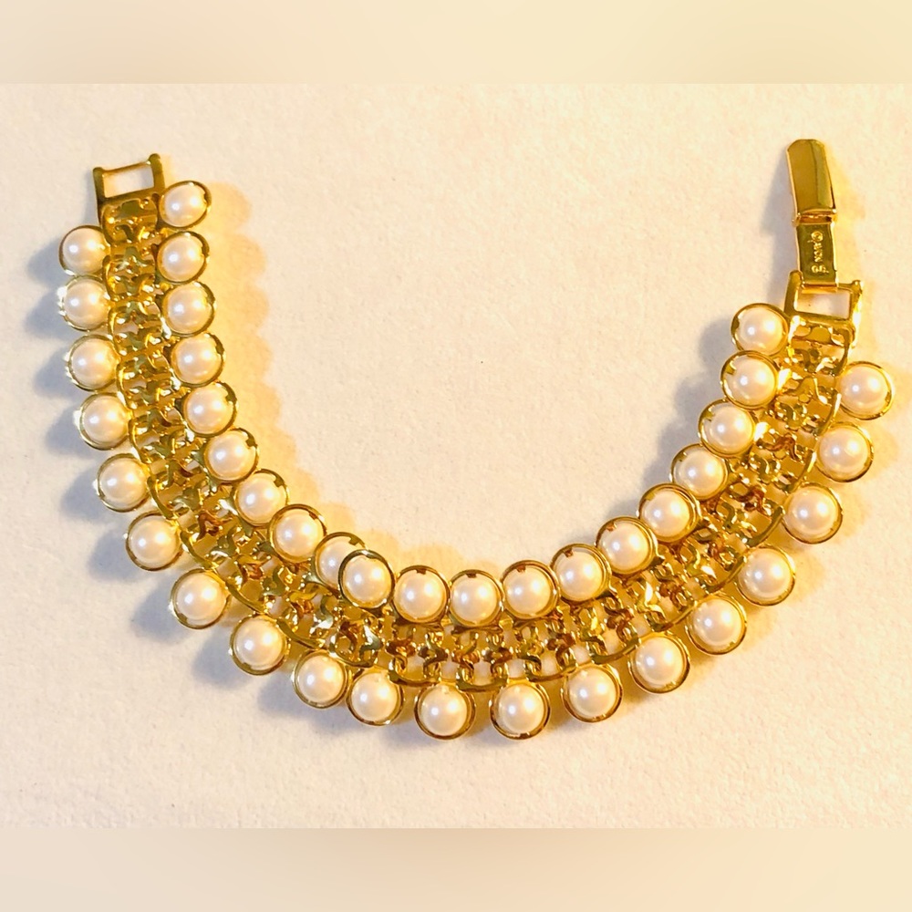 Vintage Avon Gold Tone Woven Multi-Chain Faux Pearl Bangle Bracelet Wide Chunky